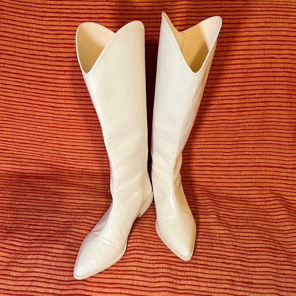 Pointed Head Chunky Heels Leather Booties Apricot Rose & Remy - Picture 2 of 8